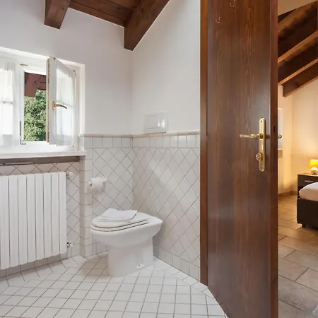 Gasco With Pool Λατζίζε