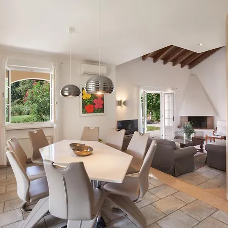 Gasco With Pool Λατζίζε