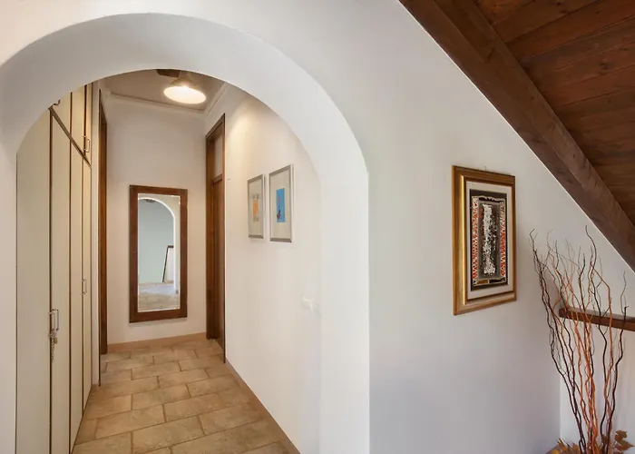 Gasco With Pool Villa